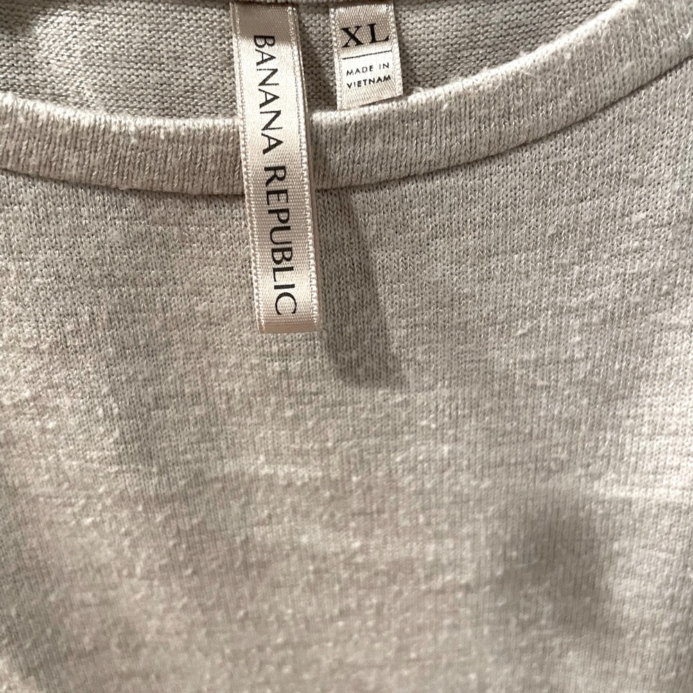 Banana Republic, size XL, oatmeal colored, light knot top.